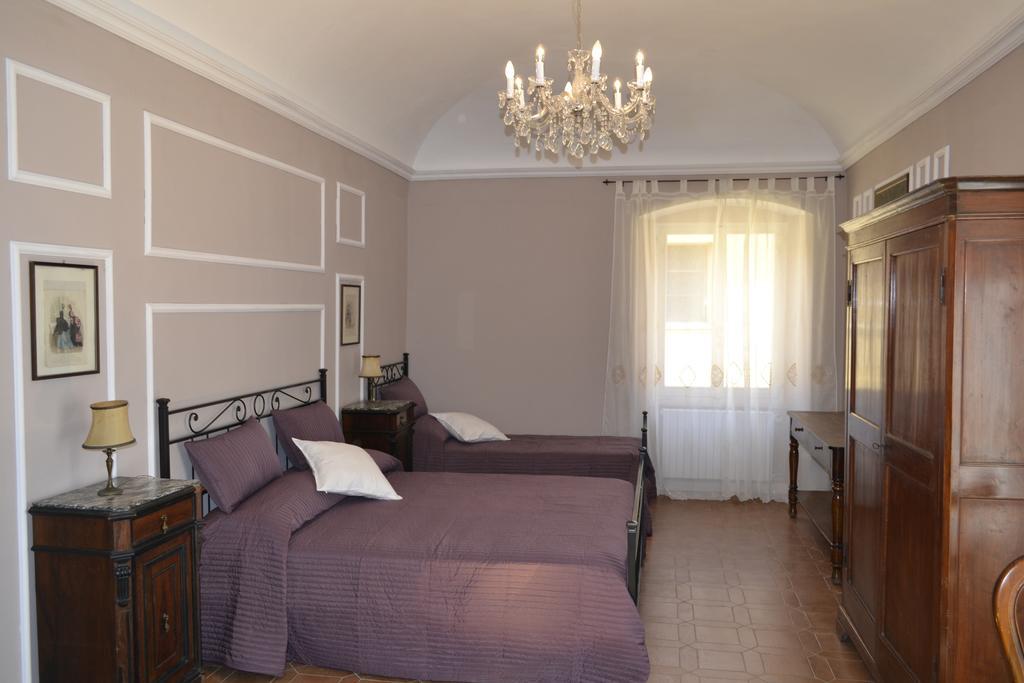 Corte Palazzo Picedi Benettini Sarzana Oda fotoğraf